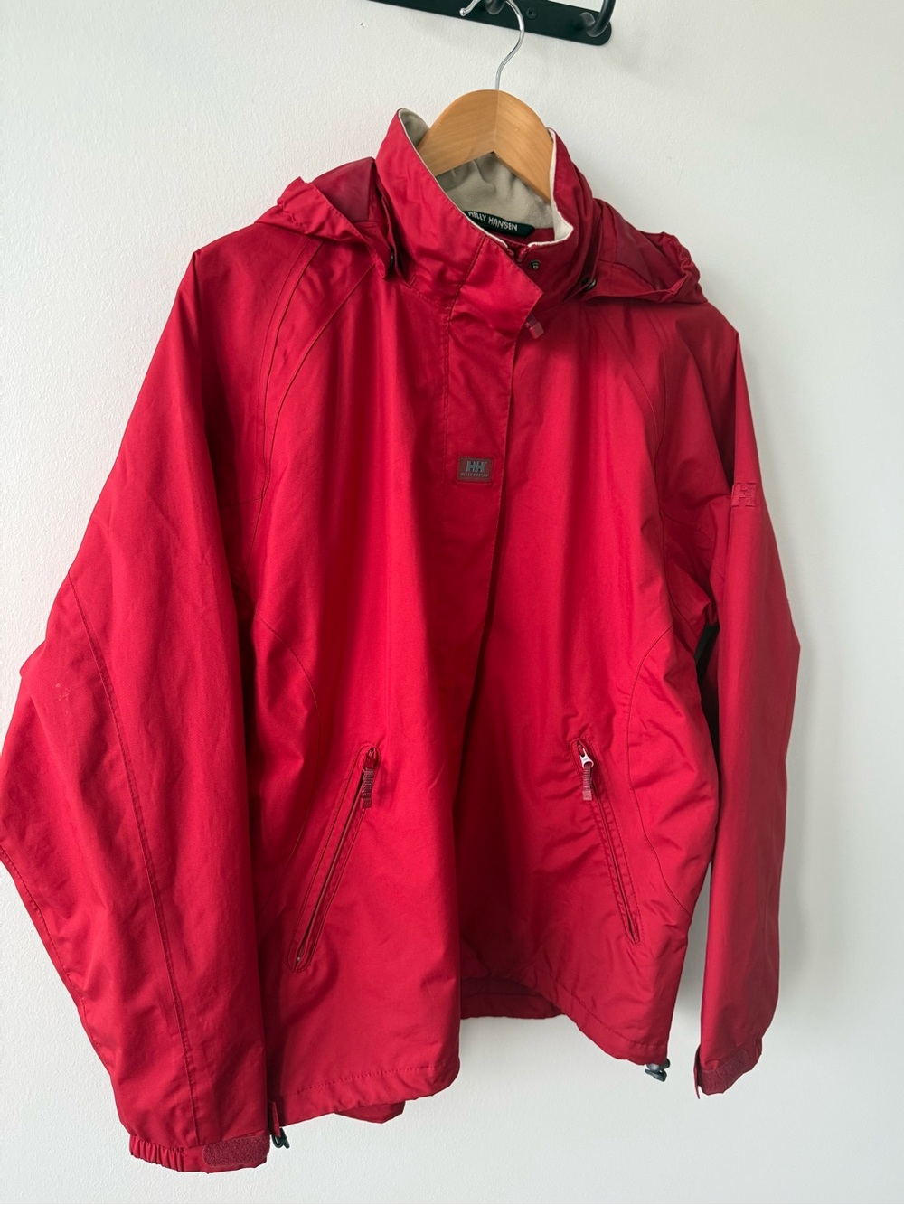 Helly Hansen Women's Alta Hi Vis Waterproof Shell Jacket with Hood - Picture 9 of 9